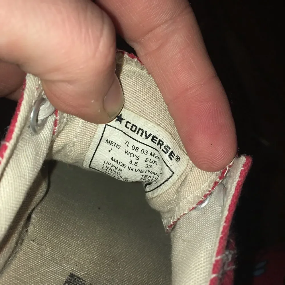 Converse red low top sneakers 2Y/3.5W